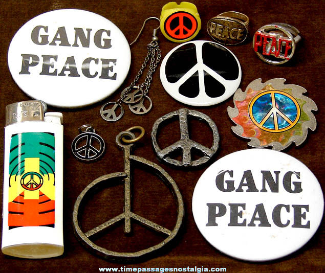 (12) Small Old Peace & Peace Sign Related Items