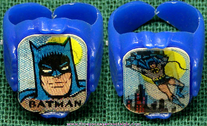Old Batman Character Gum Ball Machine Prize Flicker Toy Ring