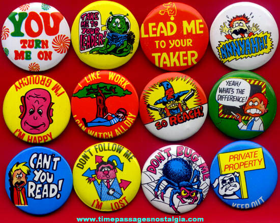 (12) Different Colorful Old Unused Novelty Gum Ball Machine Prize Pin Back Buttons With Sayings