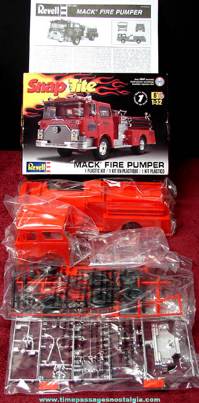 Unbuilt 2012 Revell Snap Tite Mack Fire Pumper Fire Truck Model Kit