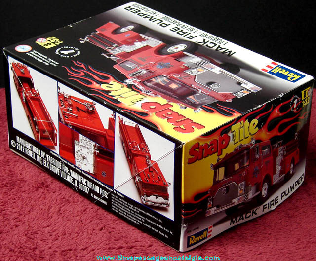 Unbuilt 2012 Revell Snap Tite Mack Fire Pumper Fire Truck Model Kit