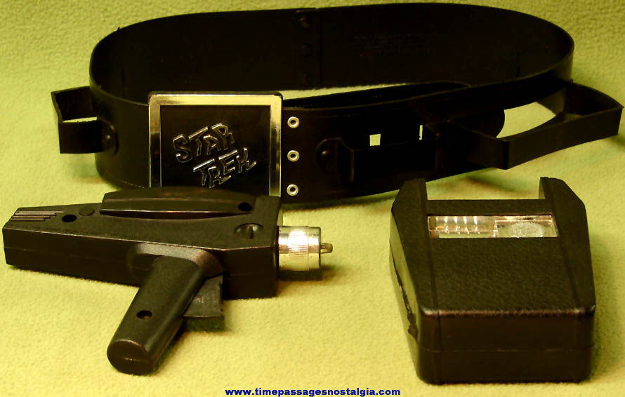 1975 Remco Star Trek Toy Utility Belt with Phaser & Tricorder