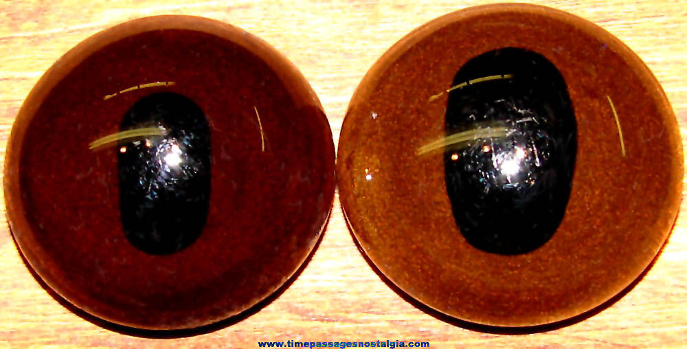 (2) Different Old Animal Taxidermy Glass Eyes