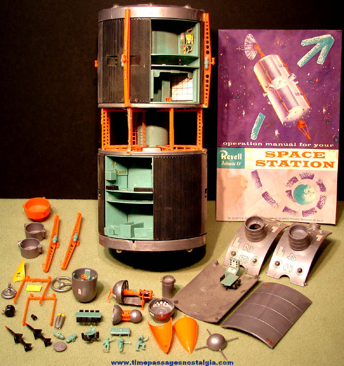 1959 Revell Toy Space Station Plastic Model Kit For Restoration or Parts