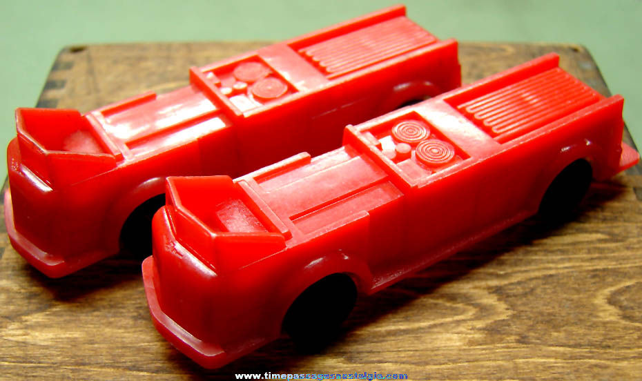 (2) Matching Old Kellogg’s Cereal Prize Red Hard Plastic Toy Fire Trucks