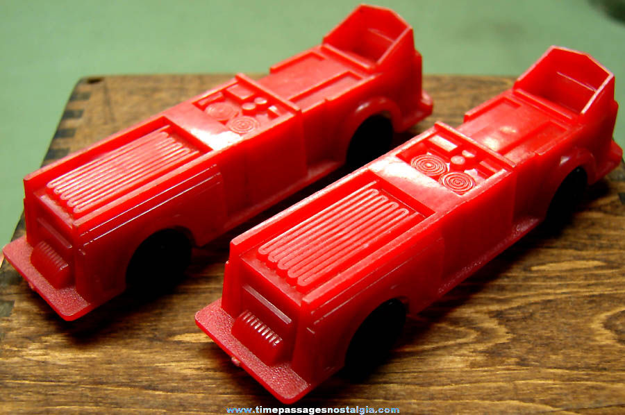 (2) Matching Old Kellogg’s Cereal Prize Red Hard Plastic Toy Fire Trucks