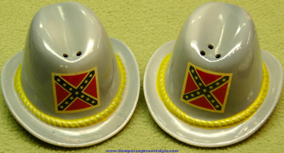 Old Confederate Army Soldier Hat Ceramic or Porcelain Salt & Pepper Shaker Set