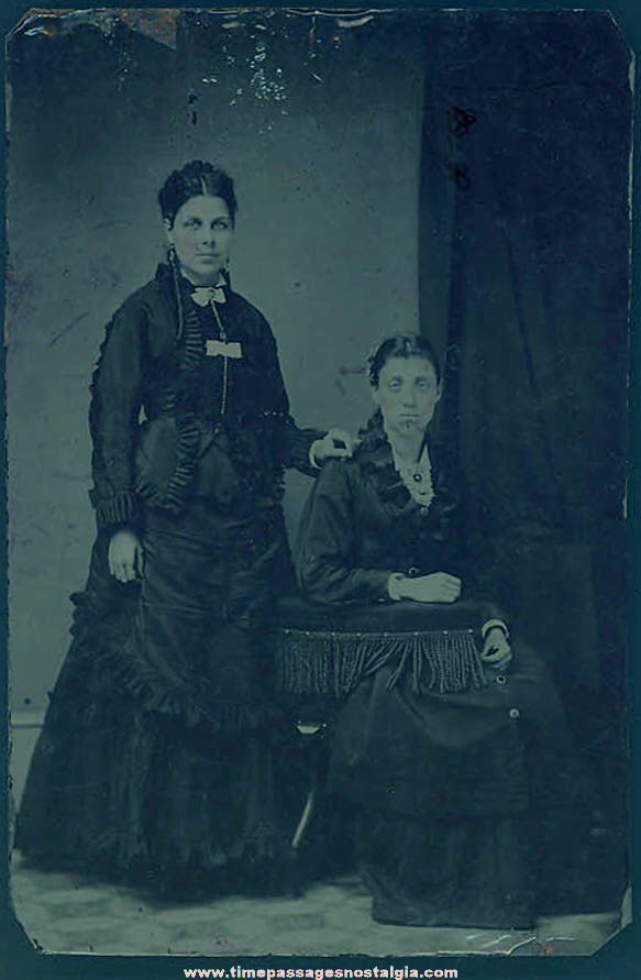 1800s Tintype Photograph of (2) Young Women