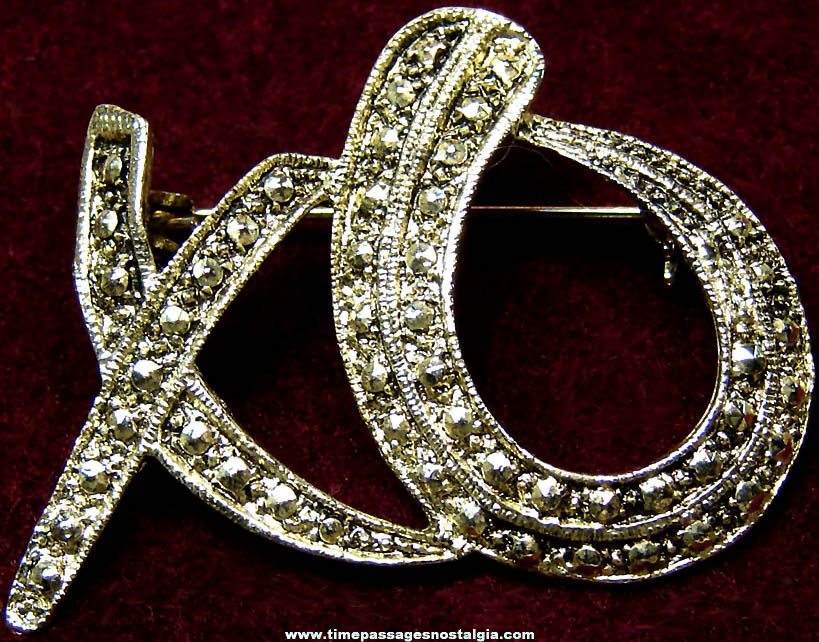 Old Unmarked XO Costume Jewelry Brooch Pin