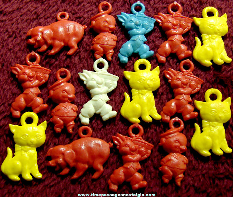 (15) Colorful Old Miniature Animal Plastic Toy Charms