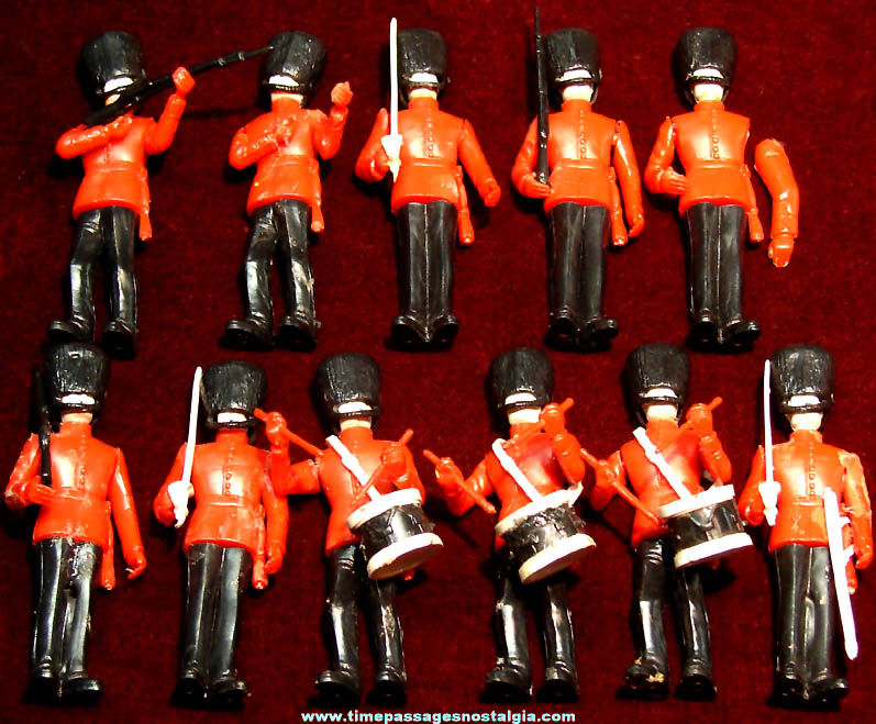 (11) Old British Guard or Soldier Plastic Play Set Figures