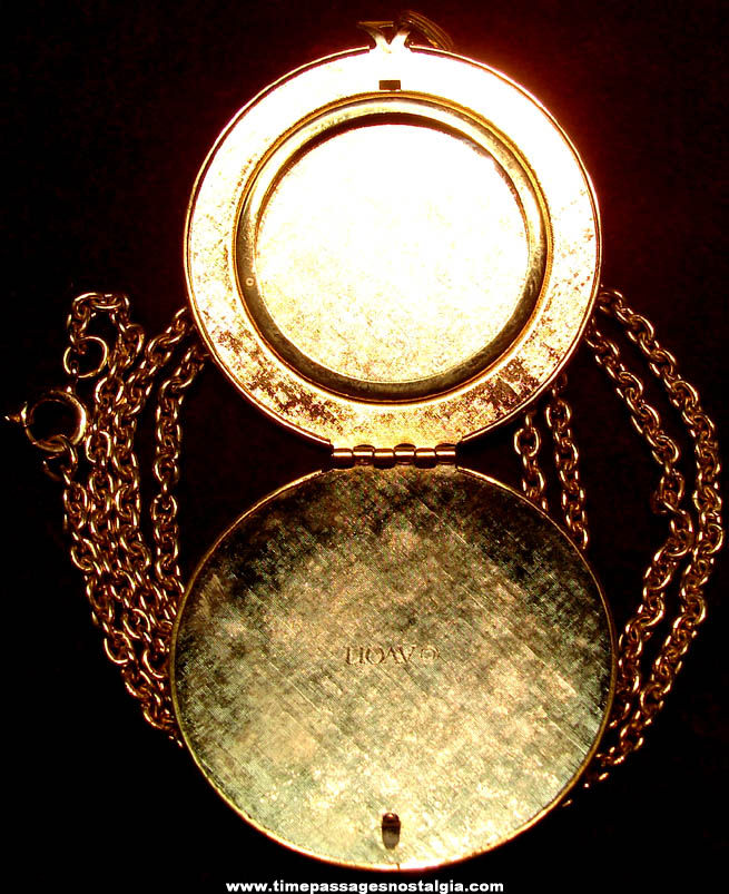 Old Avon Needlepoint Photograph Locket Pendant Necklace