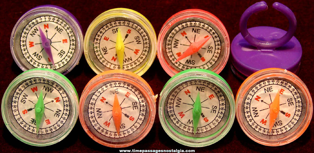 (8) Colorful Plastic Novelty Toy Compass Rings