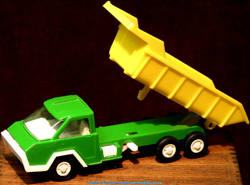 Unused 1970 Tootsietoy Automatic Action Toy Dump Truck