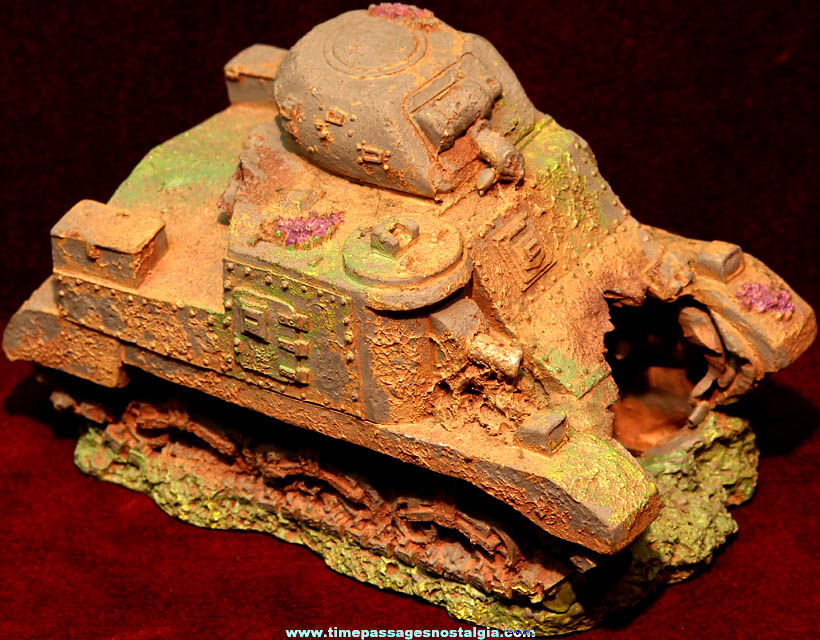 World War II Sunken Army Tank Aquarium Figurine Decoration