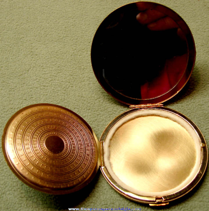 Old Masonic Order of The Eastern Star Make Up Compact With Mirror