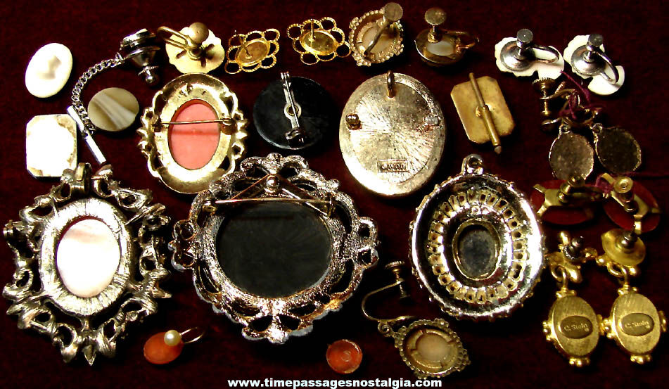 (27) Small Old Cameo Type Jewelry Items