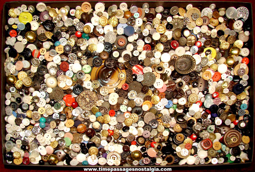 1000 Count Vintage and Antique Metal and Plastic Clothing Buttons