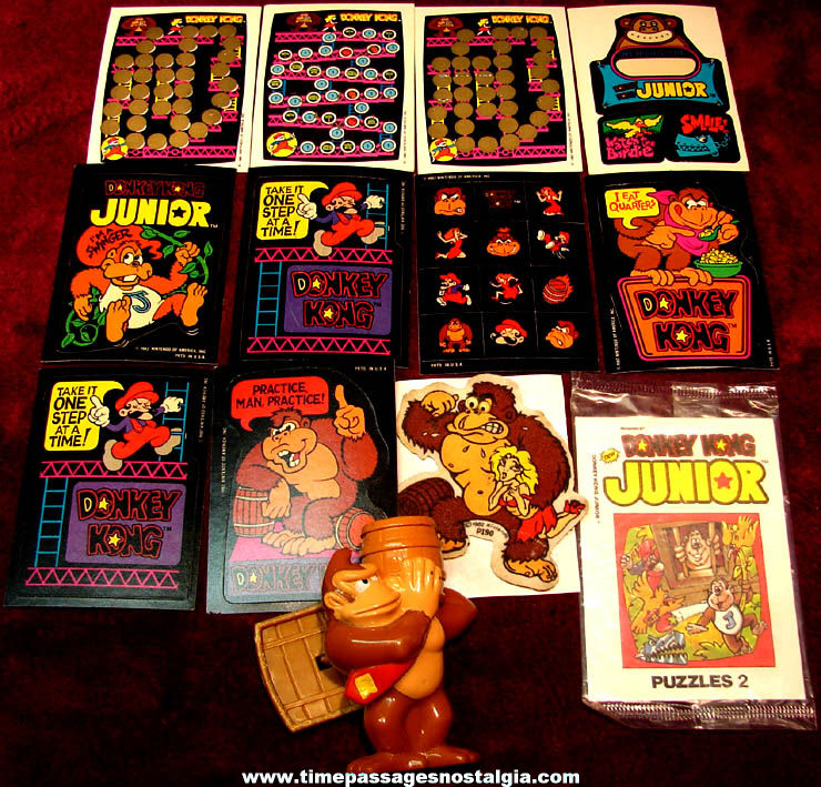 (13) Small Old Donkey Kong & Donkey Kong Junior Video Game Cartoon Character Items