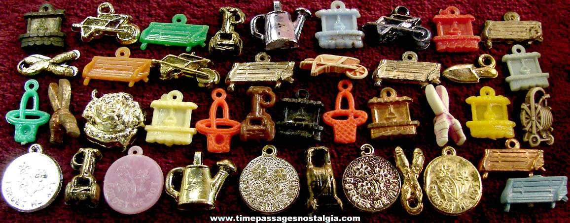 (40) 1950s & 1960s Miniature Gardening Gum Ball Machine Toy Prize Charms