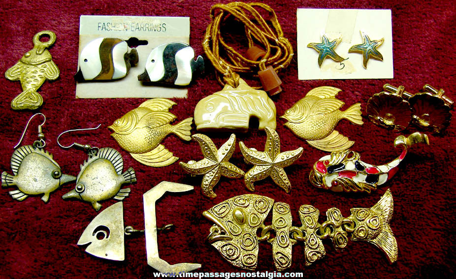 (11) Different Old Novelty Fish Related Jewelry Items