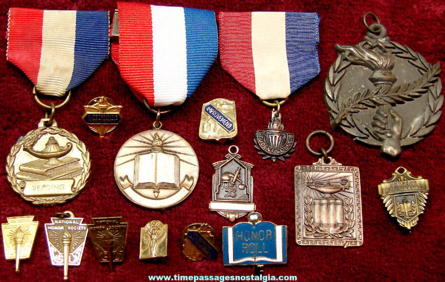 (15) Old School Award Medal Pin Charm Pendant & Medallion Items