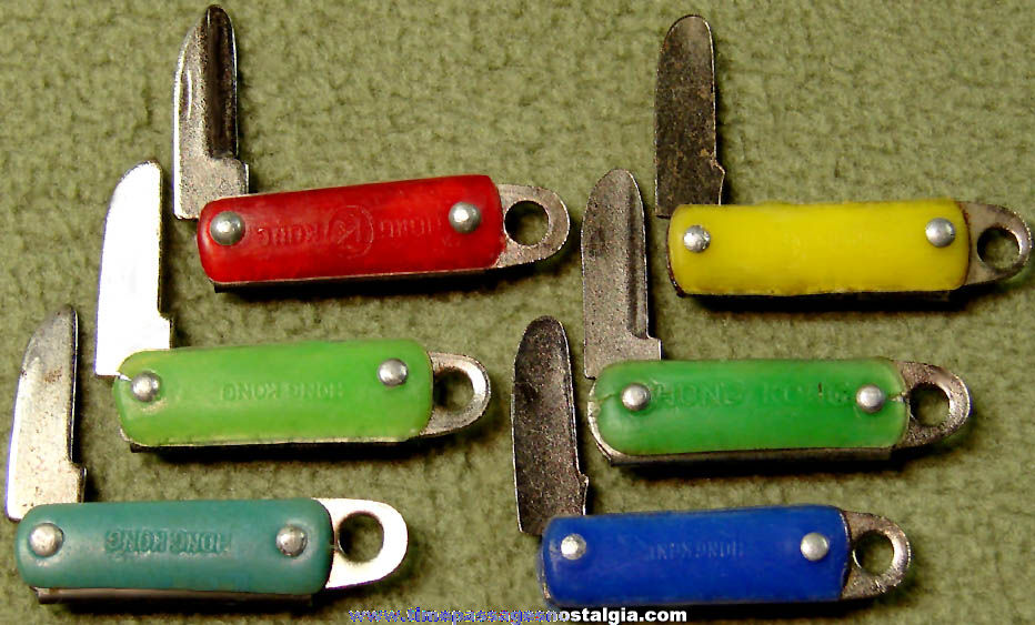 (6) 1960s Gum Ball Machine Plastic & Metal Novelty Toy Prize Miniature Pocket Knives
