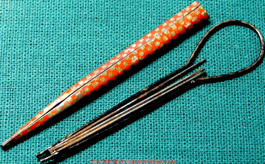 Old Checkers Pop Corn Confection Tin & Metal Prize Crochet Hook Tool Set