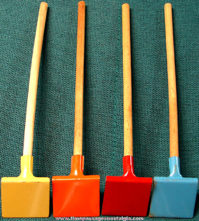 (4) 1930s Cracker Jack Pop Corn Confection Toy Prize Tin & Wood Garden Hoe Tools