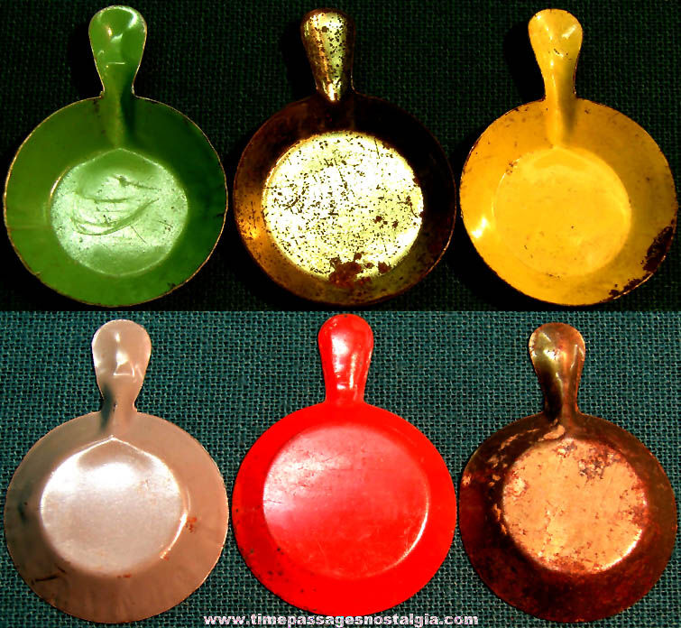 (3) Colorful 1946 Cracker Jack Pop Corn Confection Miniature Embossed Tin Toy Prize Frying Pans