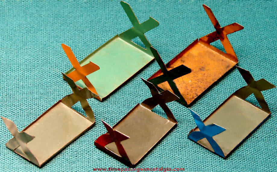 (5) Colorful 1938 Cracker Jack Pop Corn Confection Miniature Tin Toy Prize Picnic Tables