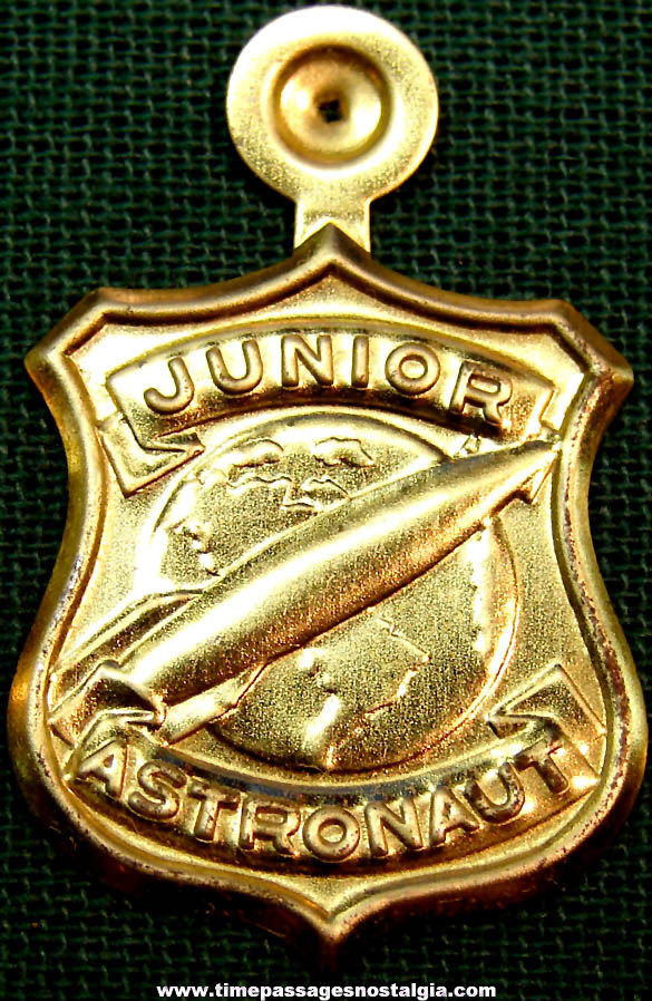 Unused 1950s Cracker Jack Pop Corn Confection Embossed Gold Tin Metal Junior Astronaut Toy Prize Badge