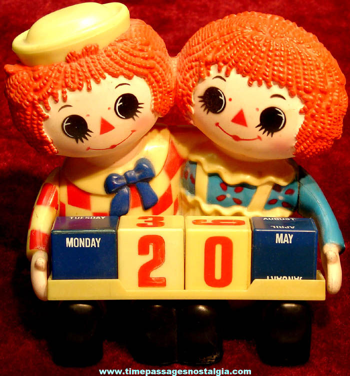 Colorful 1975 Raggedy Ann & Andy Doll Character Cube Calendar Pencil Holder