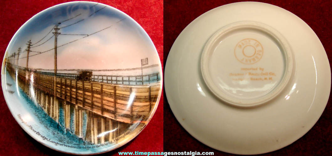 Small Colorful Old Hampton New Hampshire Advertising Souvenir Porcelain or Ceramic Plate or Bowl