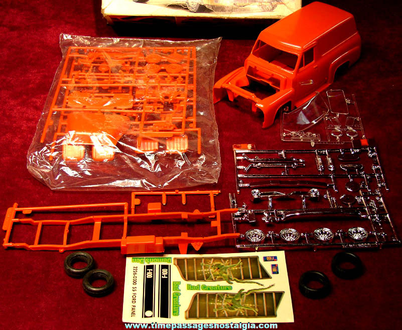 1977 Monogram 1955 Ford Panel Truck Unbuilt Plastic Model Kit