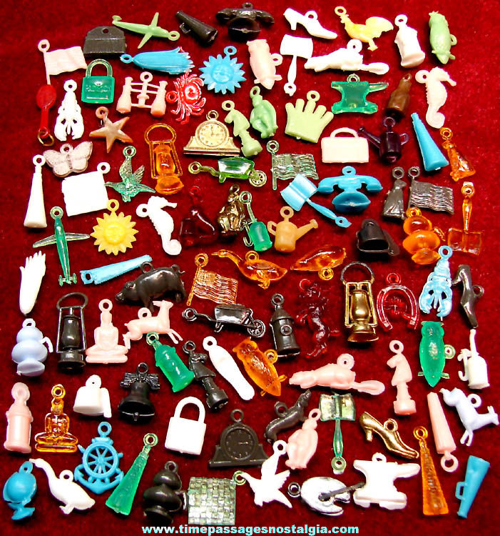 (100) 1942 Cracker Jack Pop Corn Confection Plastic Novelty Toy Prize Miniature Charms