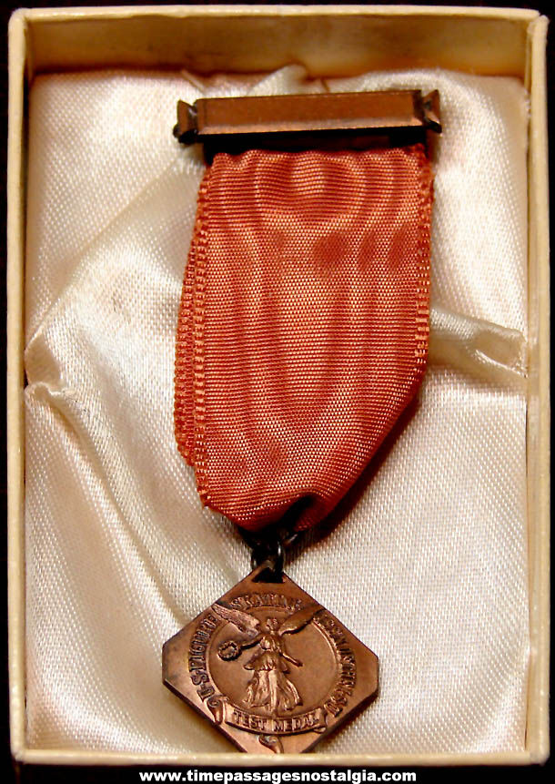 Old Boxed & Unused United States Figure Skating Association Test Award Medal