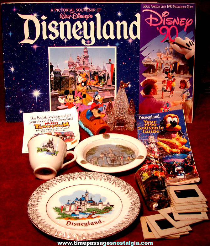 (30) Walt Disney Disneyland Amusement Park Advertising & Souvenir Items