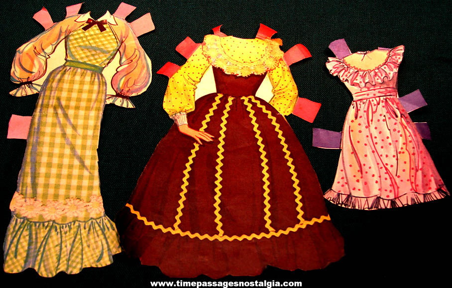 Colorful Boxed 1971  1974 Mattel Barbie Whitman Paper Doll Figures with (40) Paper Clothing Items