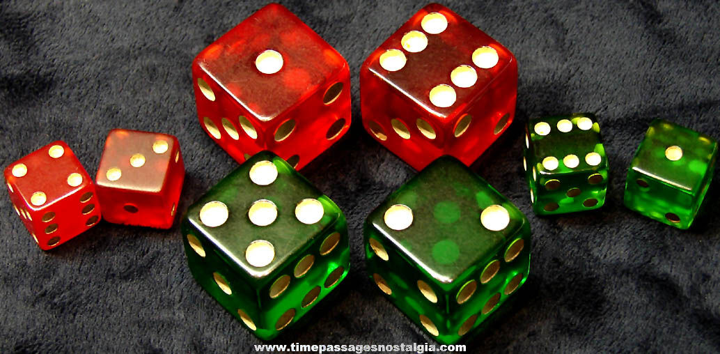 (4) Matching Old Sets of Green and Red Game or Gambling Dice