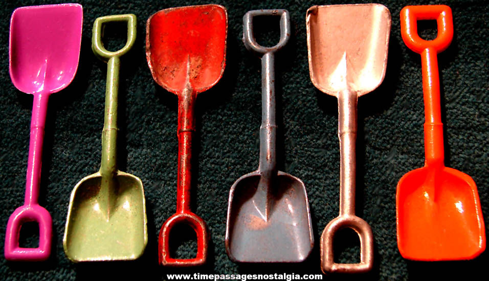 (6) Matching Old Cracker Jack Pop Corn Confection Miniature Pot Metal Toy Prize Shovel Tools