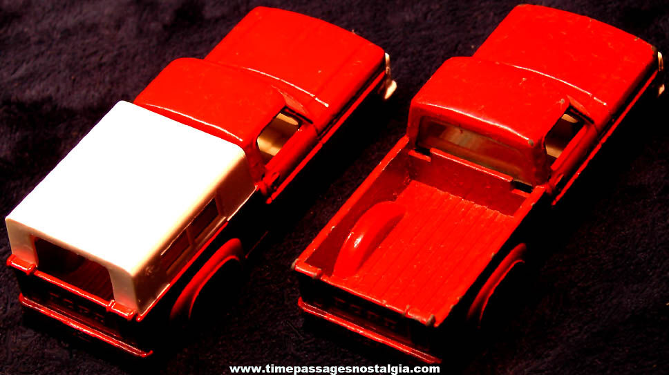 (2) Old Lesney Matchbox Series No. 6 Ford Pick Up Miniature Diecast Toy Trucks