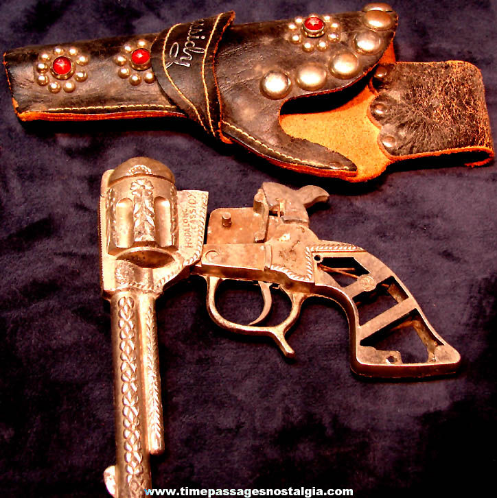 Old Hopalong Cassidy William Boyd Cowboy Hero Character Toy Revolver Gun & Studded Holster