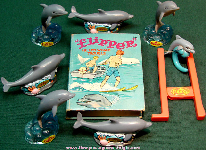 (8) Small Old Flipper Dolphin Character Television Show Items