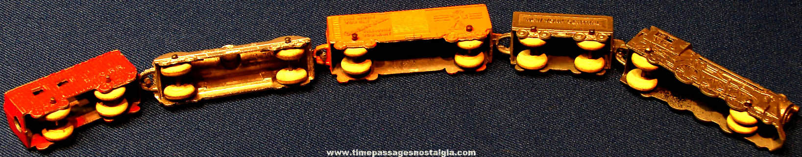 Old Cracker Jack Painted Metal Tootsietoy Company New York Central Railroad Miniature Toy Train Set