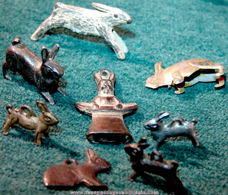 (8) Old Cracker Jack Pop Corn Confection Pot Metal or Lead Toy Prize Rabbit Animal Figures & Charms