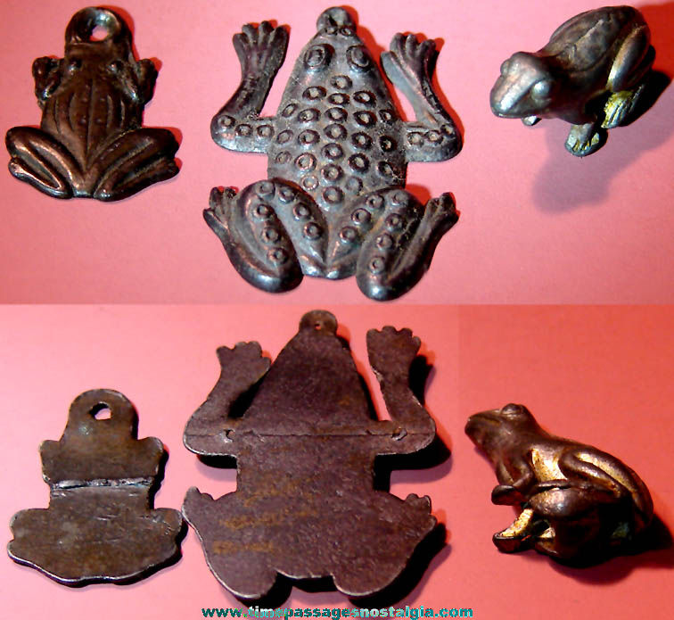 (3) Old Cracker Jack Pop Corn Confection Pot Metal or Lead Toy Prize Frog Animal Figure & Charms