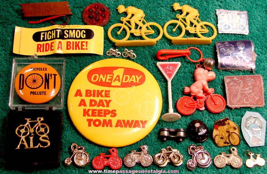 (26) Small Old Bicycle or Bike Related Items