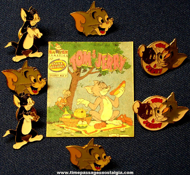(8) Colorful Hanna Barbera Tom & Jerry Cartoon Character Enameled Pins and Miniature Comic Book