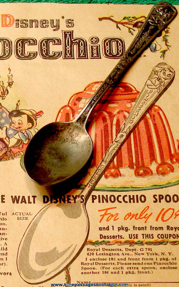 1940 Walt Disney Pinocchio Character Spoon with Original Royal Desserts Advertisement & Order Form